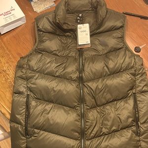 Men’s XL Mountain Hardware Mt. Eyak Down Vest